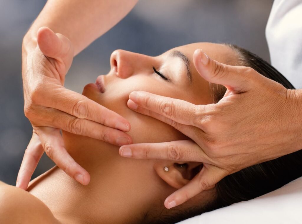 Liberação da Face - Francielle Nunes Esteticista e Terapeuta Miofascial